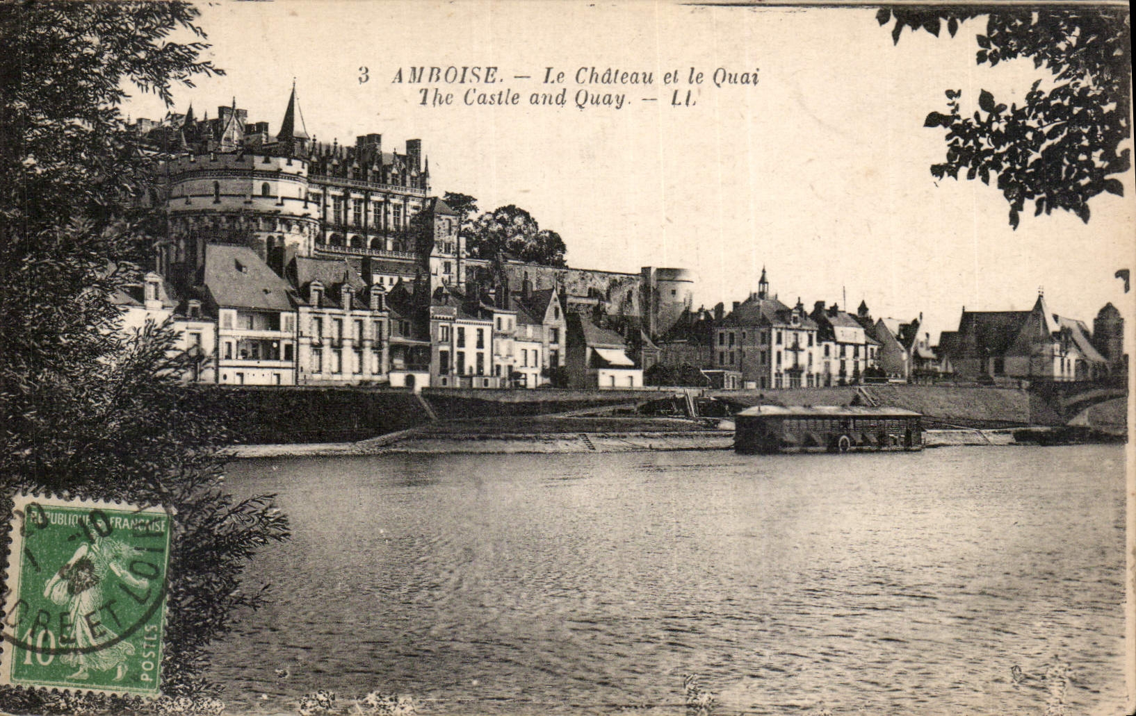 CPA Amboise Le Chateau et le Quai 