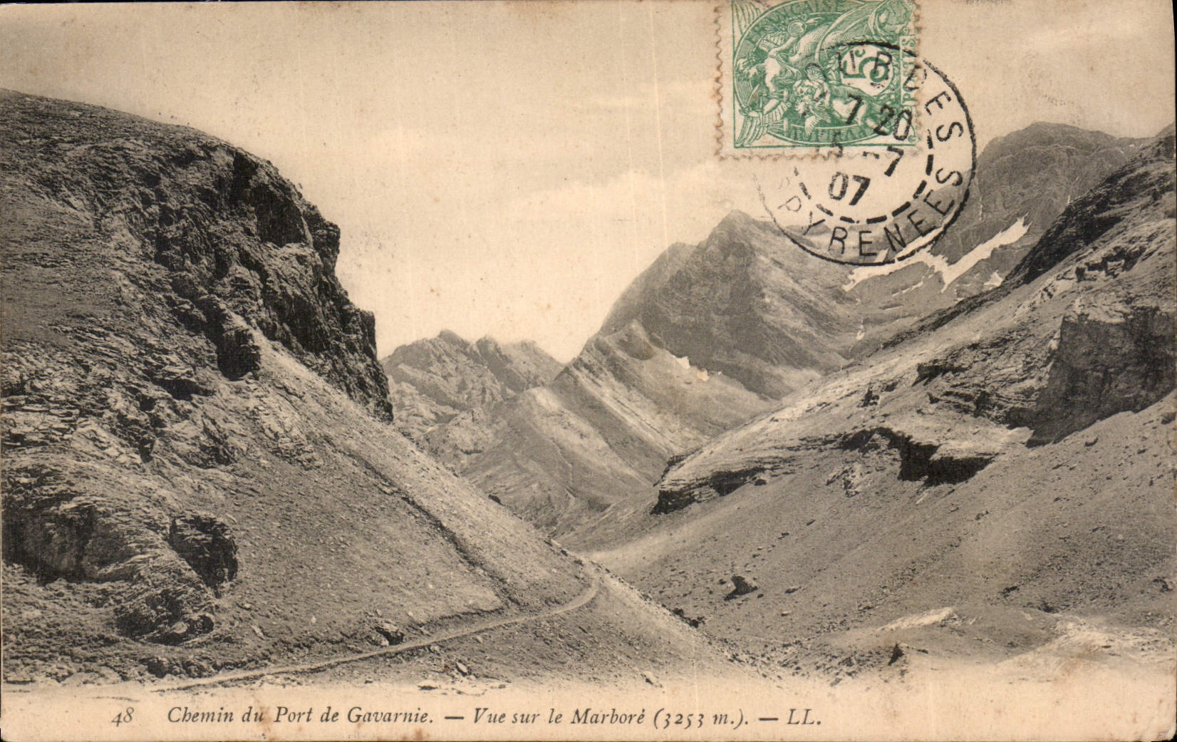 CPA Chemin du Port de Gavarnie Vue sur le Marbore 