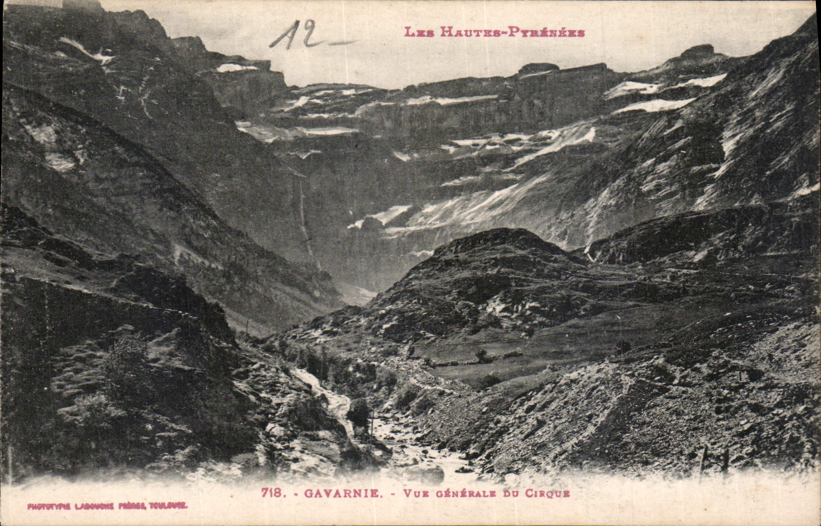 CPA Les Hautes Pyrenees Gavarnie Vue generale du Cirque 