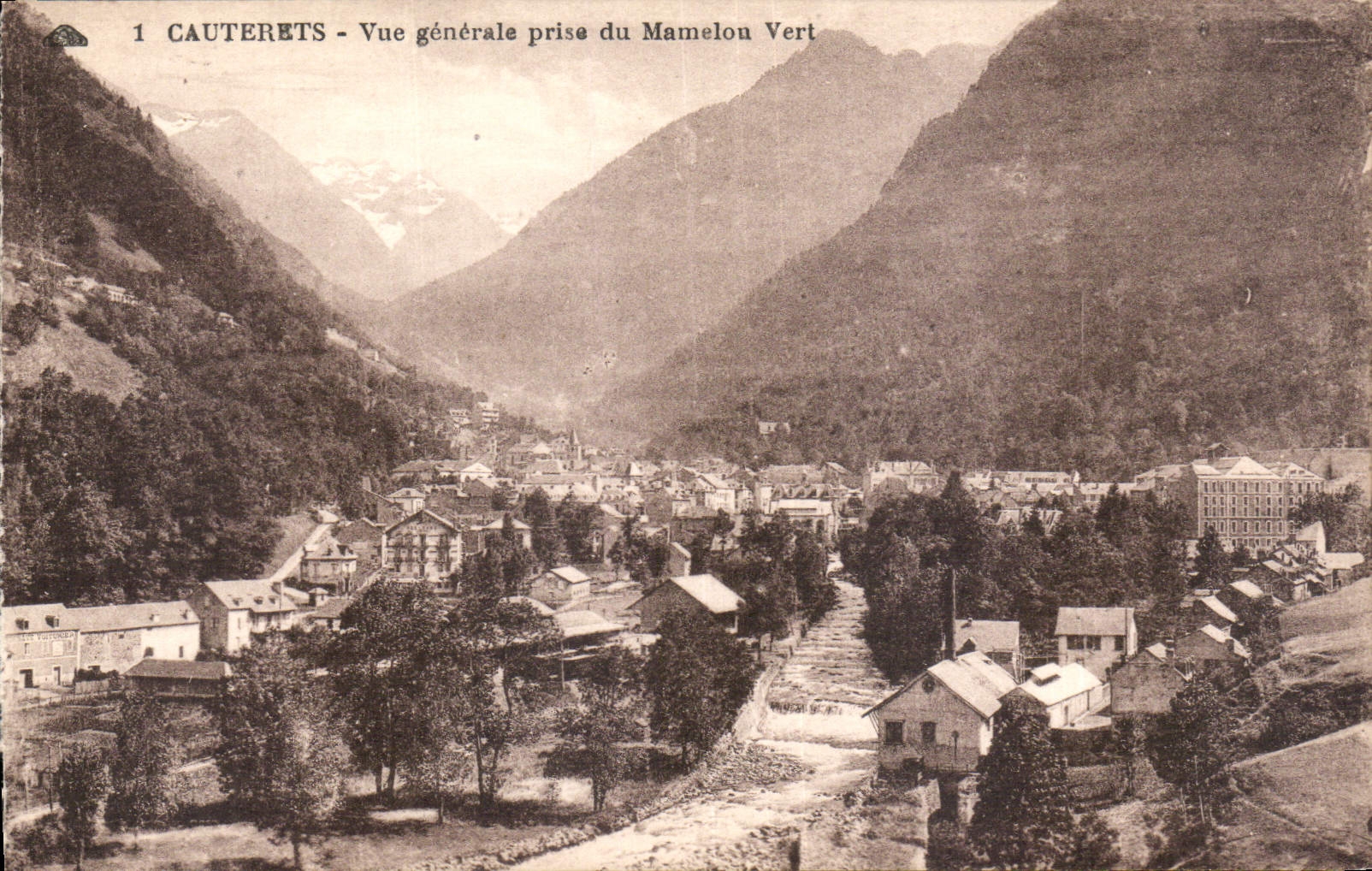 CPA Cauterets Vue generale prise du Mamelou Vert