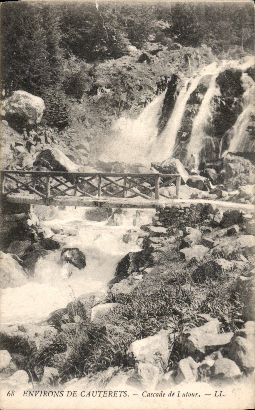 CPA Environs de Cauterets Cascade de Lutour