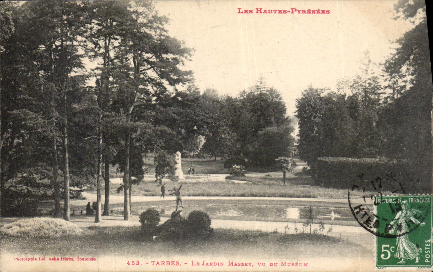CPA Les Hautes Pyrenees Tarbes Le Jardin Massey vu du Musrum