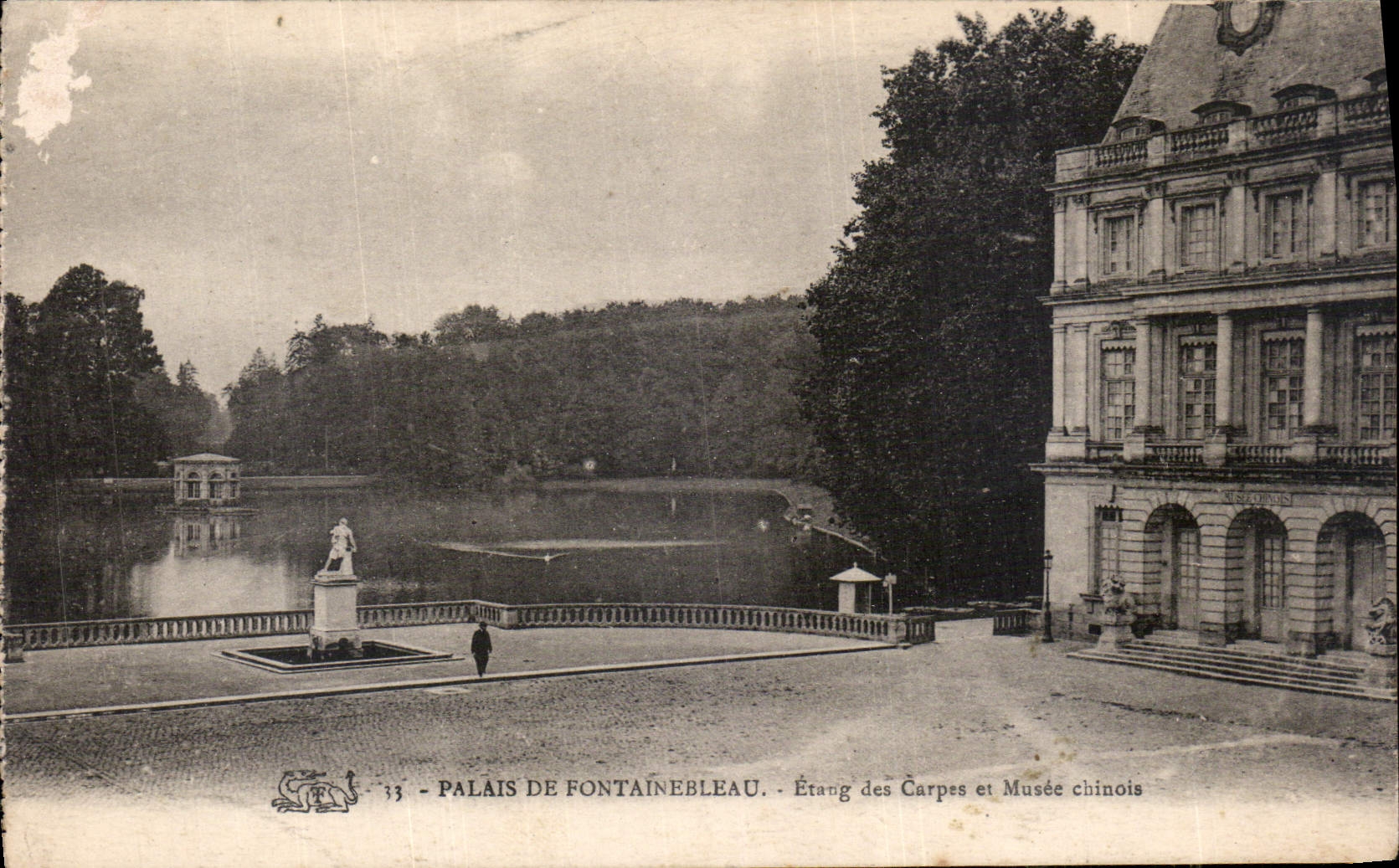 CPA Palais de Fontainebleau Etang des Carpes et Musee Chinois Chine China