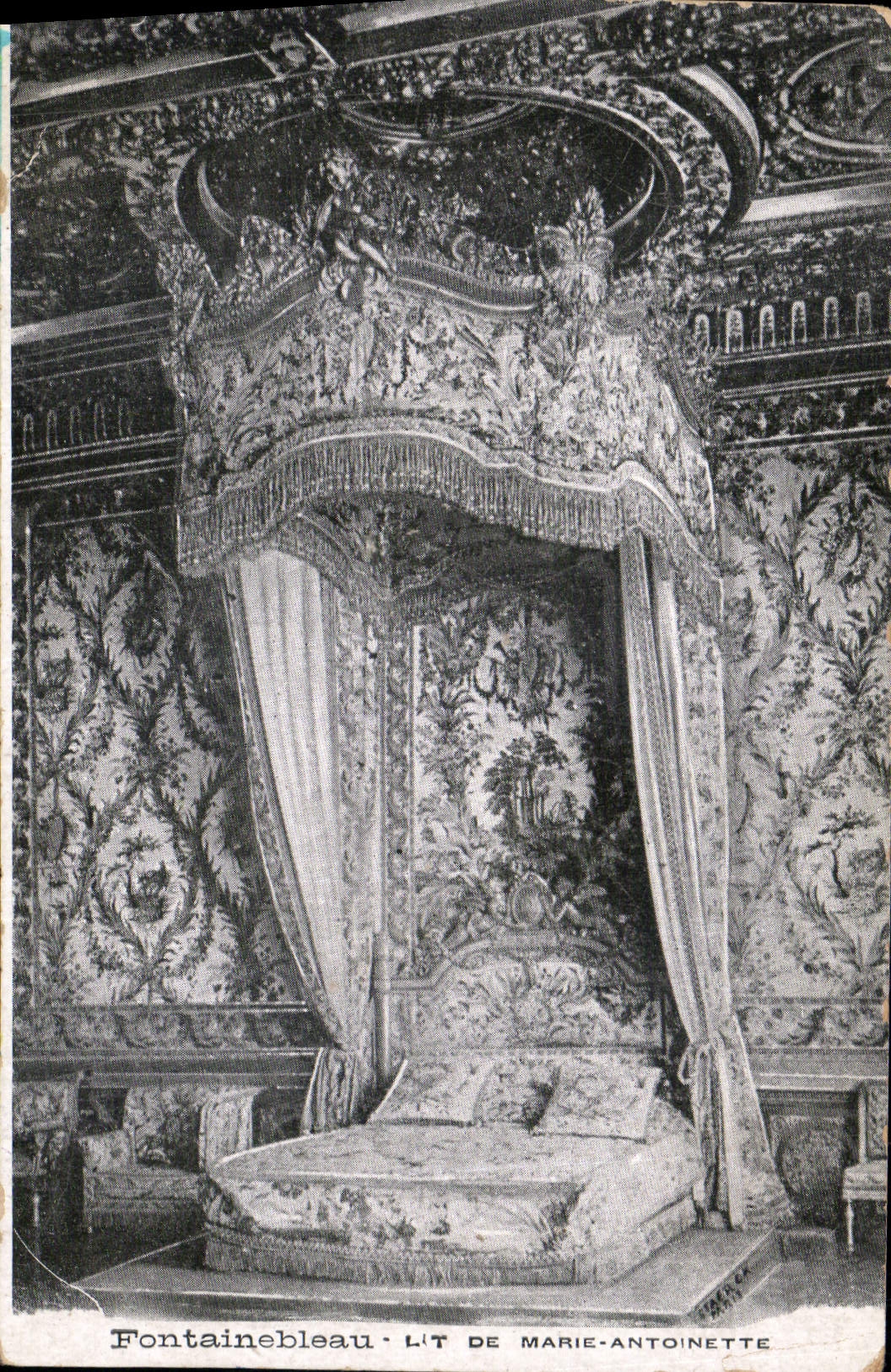 CPA Fontainebleau Lit de Marie Antoinete 