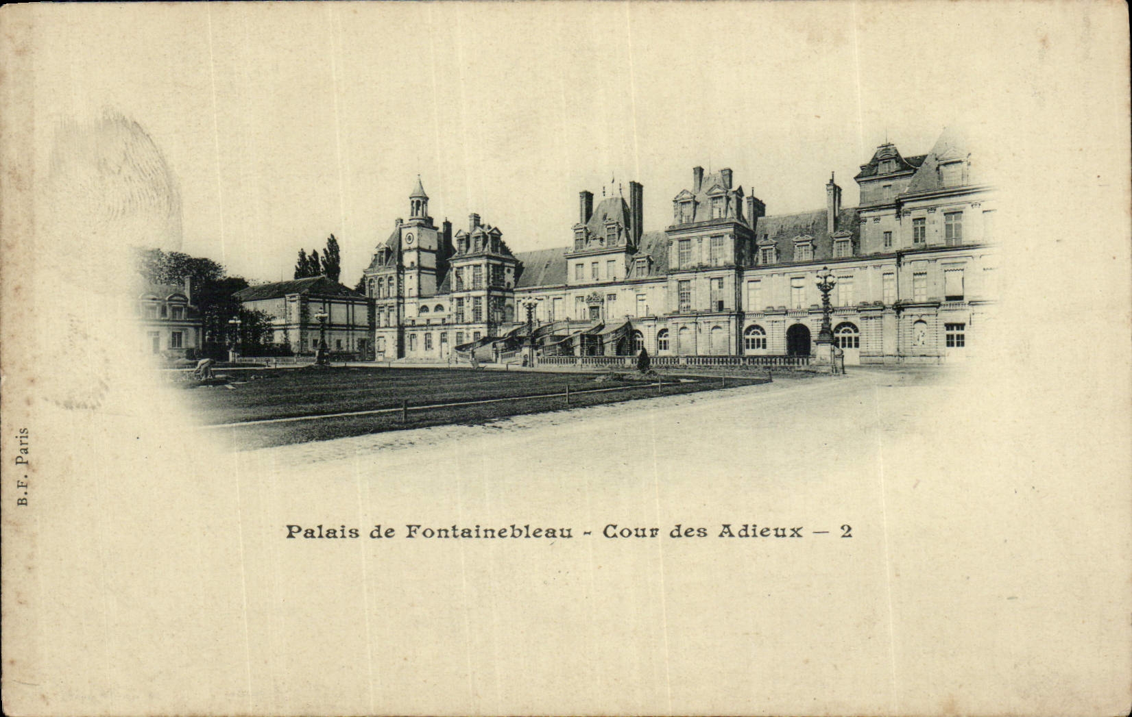 CPA Palais de Fontainebleau Cour des Adieux 