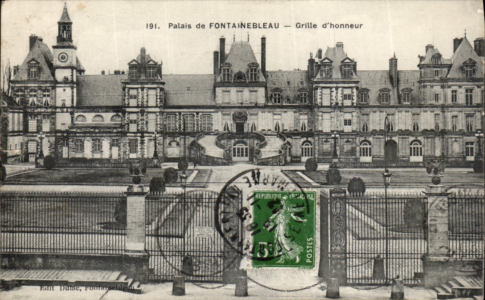 CPA Palais de Fontainebleau Grille d'Honneur 
