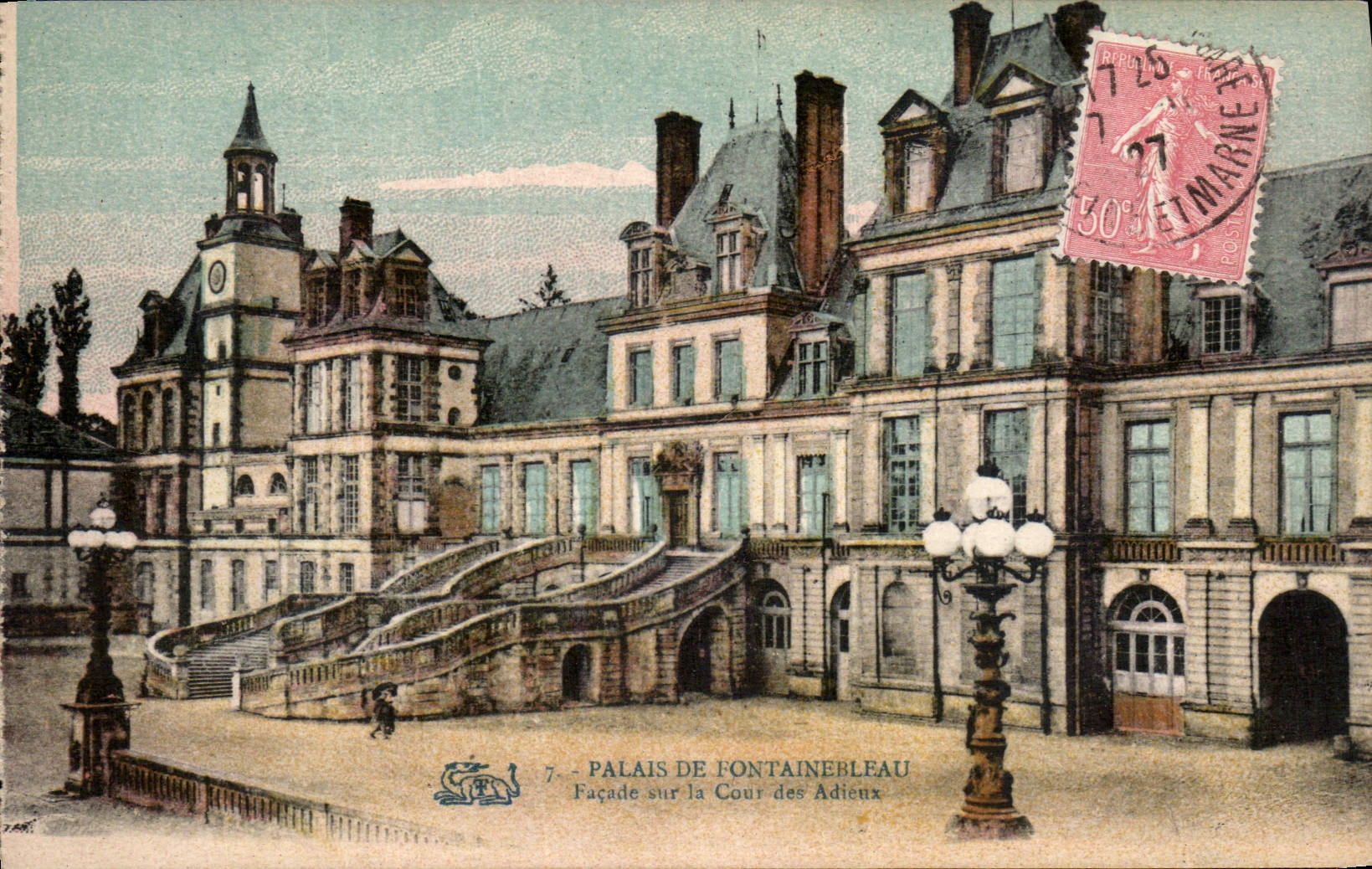 CPA Palais de Fontainebleau Facade sur la Cour des Adieux 