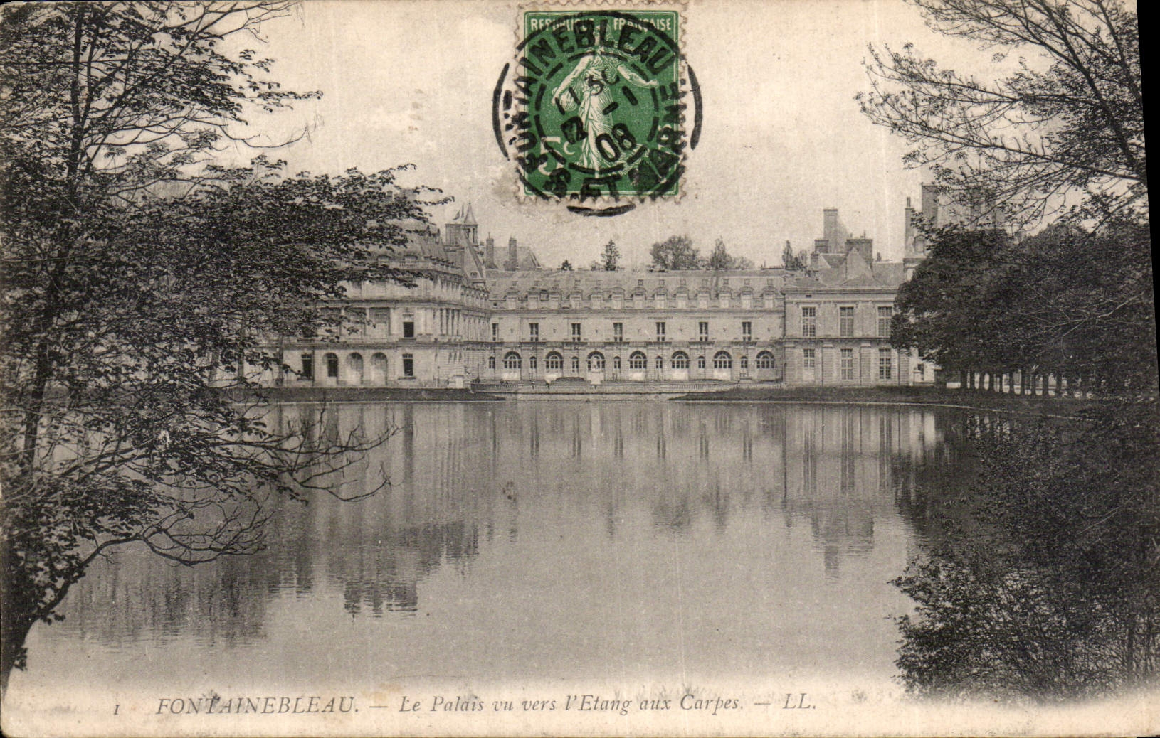 CPA Fontainebleau le Palais vu vers l'Etang aux Carpes 