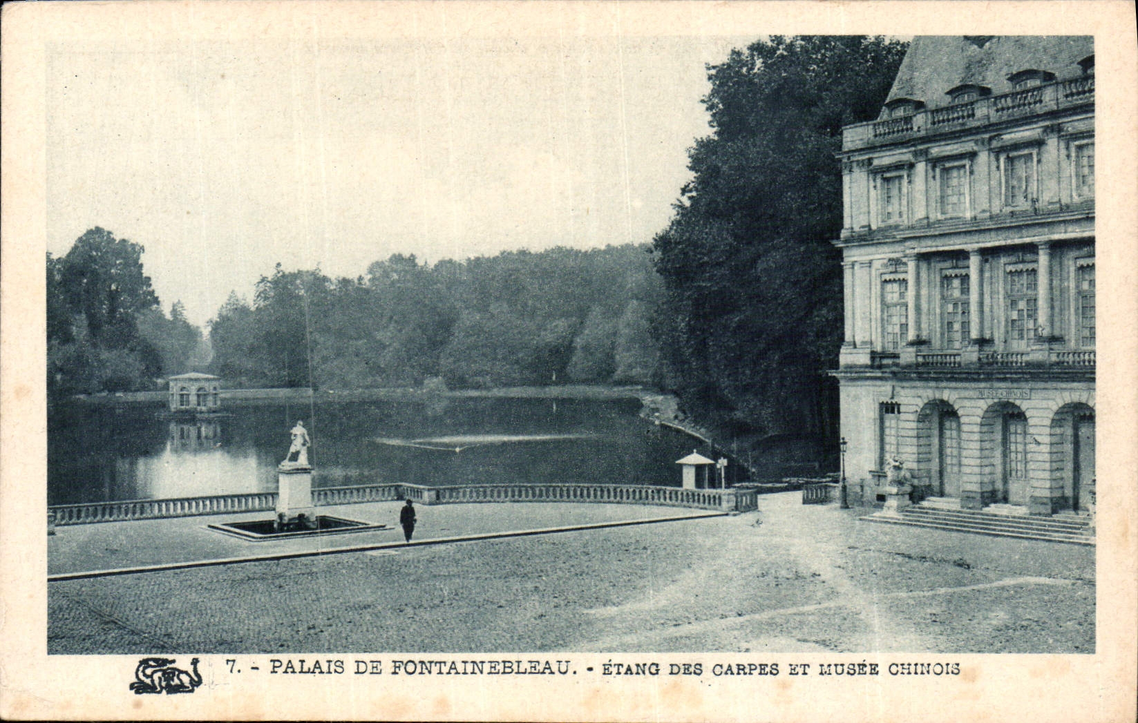 CPA Palais de Fontainebleau Etang des Carpes et Musee Chinois 