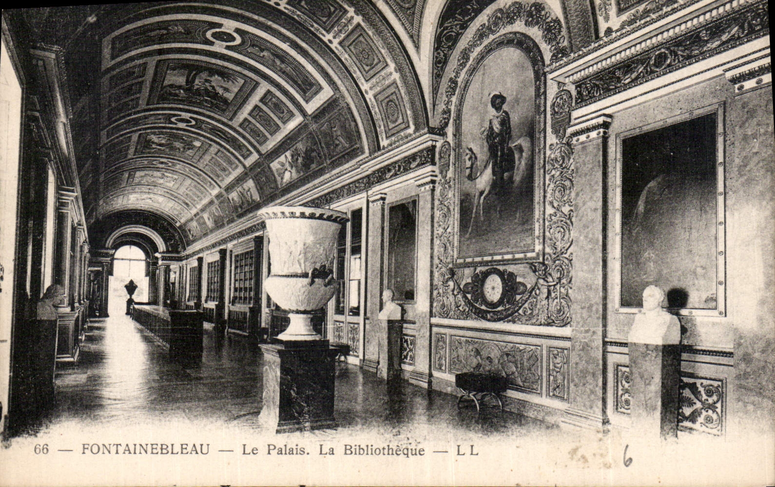 CPA Fontainebleau le Palais la Bibiliotheque 