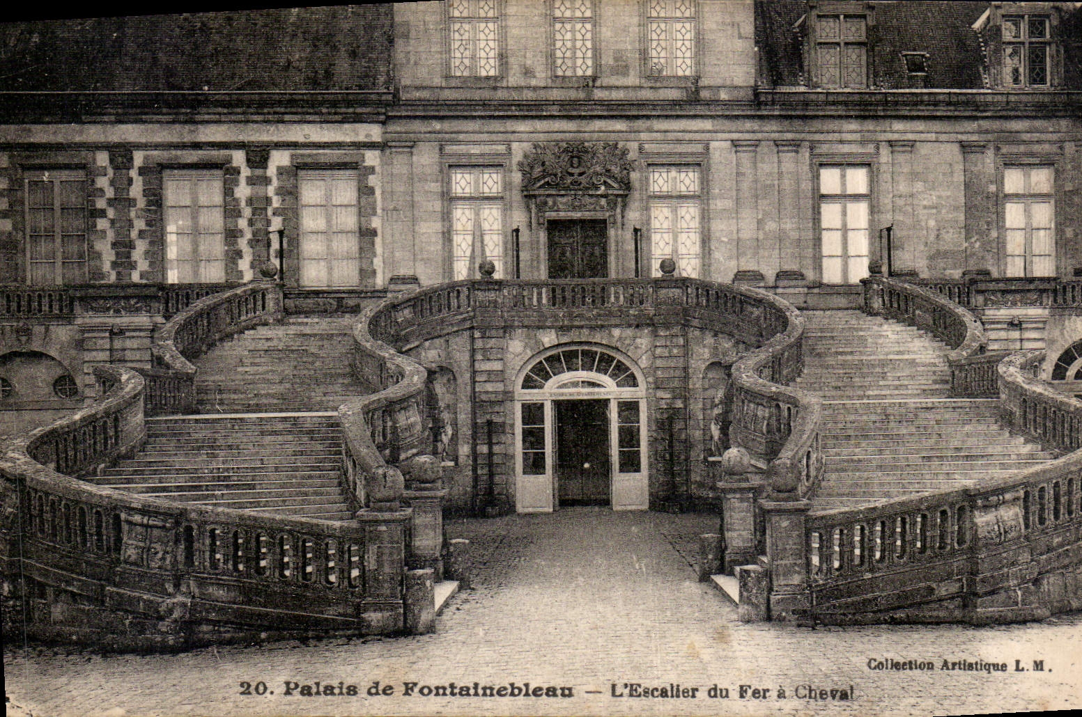 CPA Palais de Fontainebleau l'Escalier du Fer a Cheval 