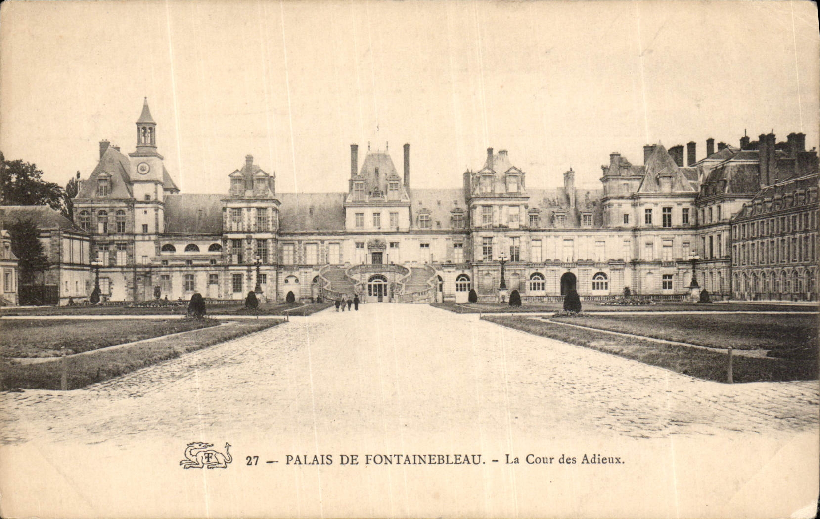 CPA Palais de Fontainebleau La Cour des Adieux 