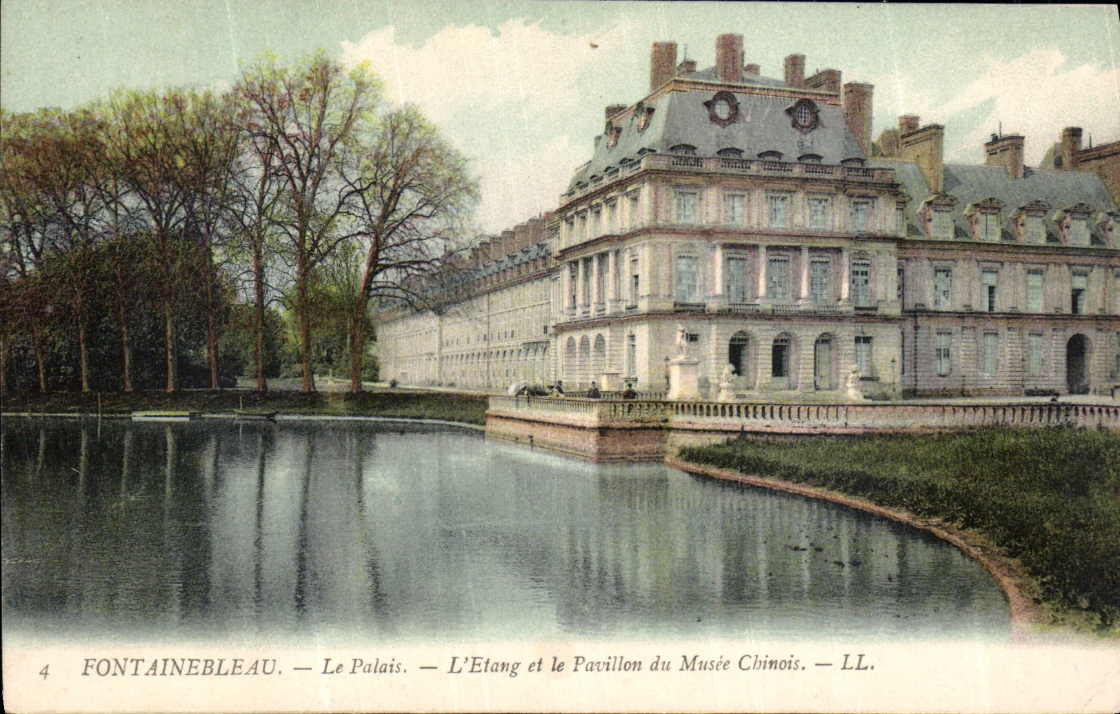CPA Fontainebleau Le Palais L'Etang et le Pavillon du Musee Chinois 