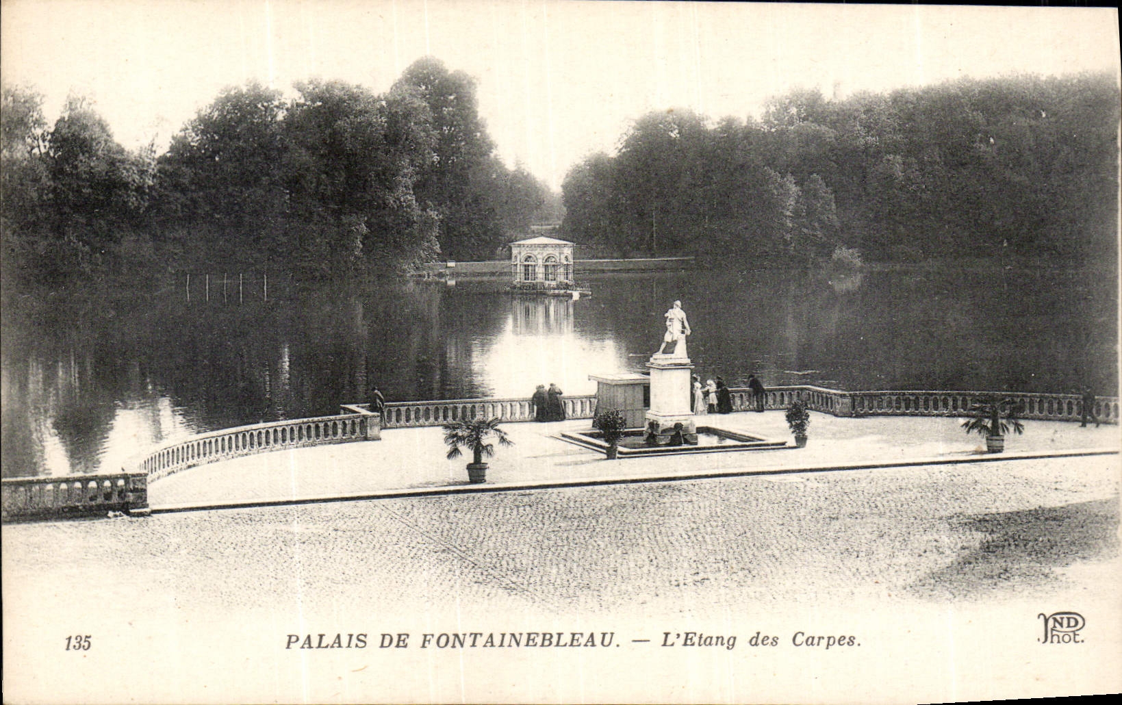 CPA Palais de Fontainebleau L'Etang des Carpes 
