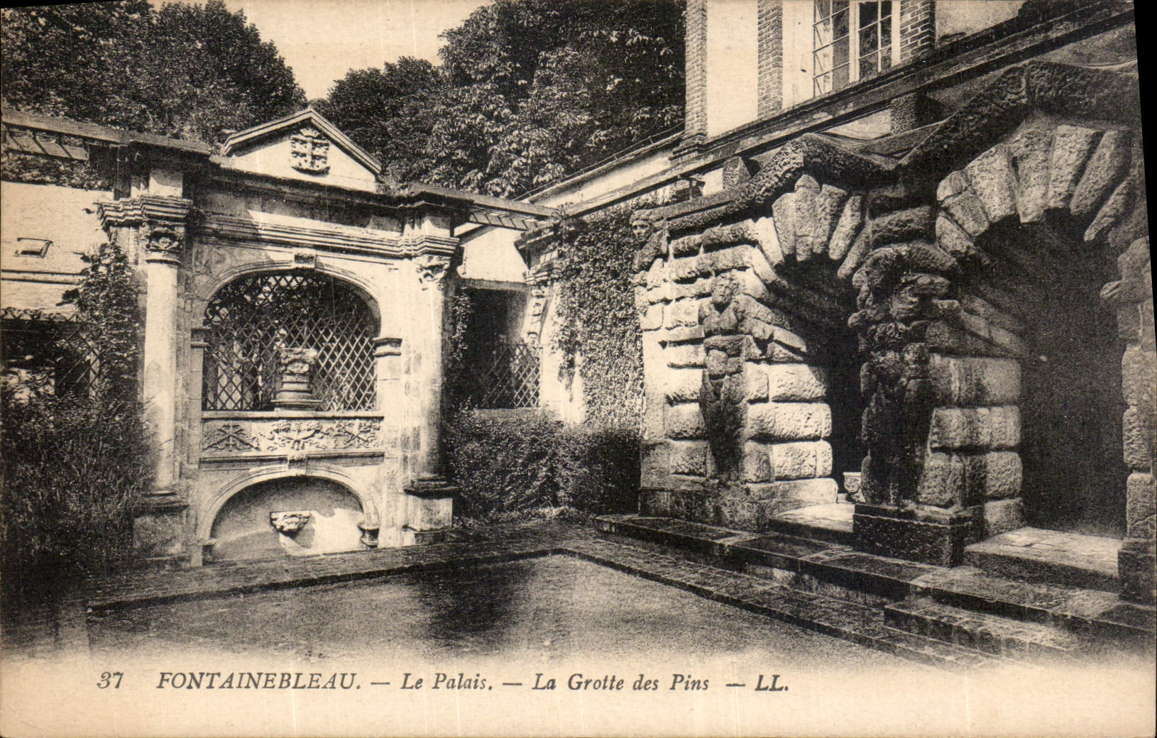 CPA Fontainebleau Le Palais La Grotte des Pins 
