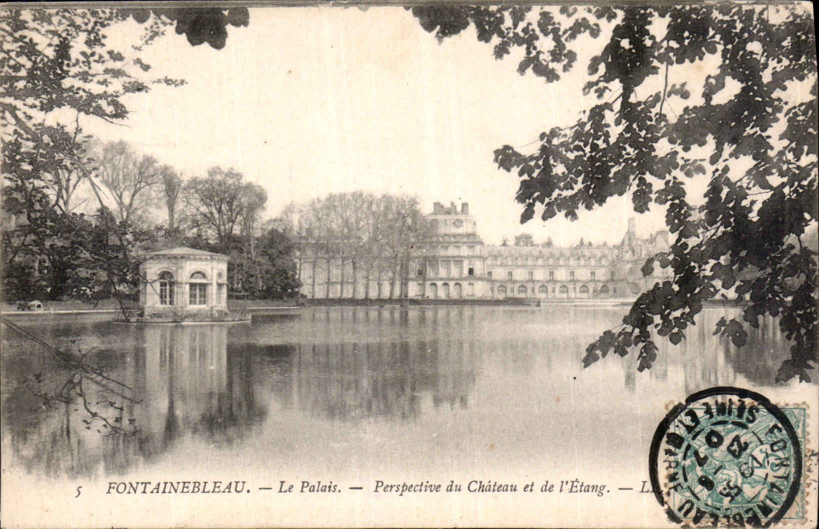 CPA Fontainebleau Le Palais Perspective du Chateau et de l'Etang 