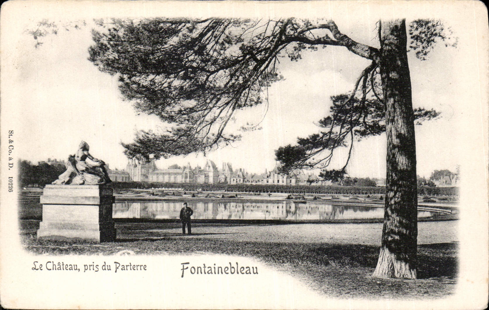 CPA Le Chateau pris du Parterre Fontainebleau 