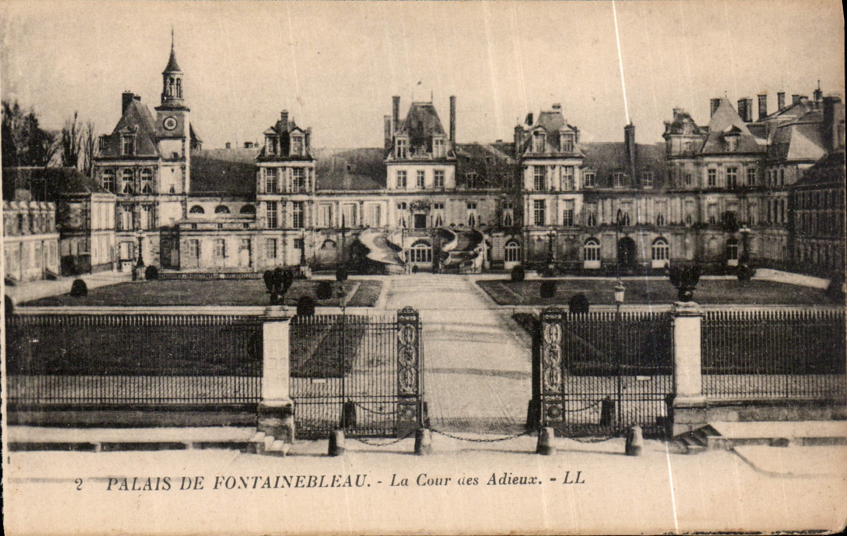 CPA Palais de Fontainebleau La Cour des Adieux 