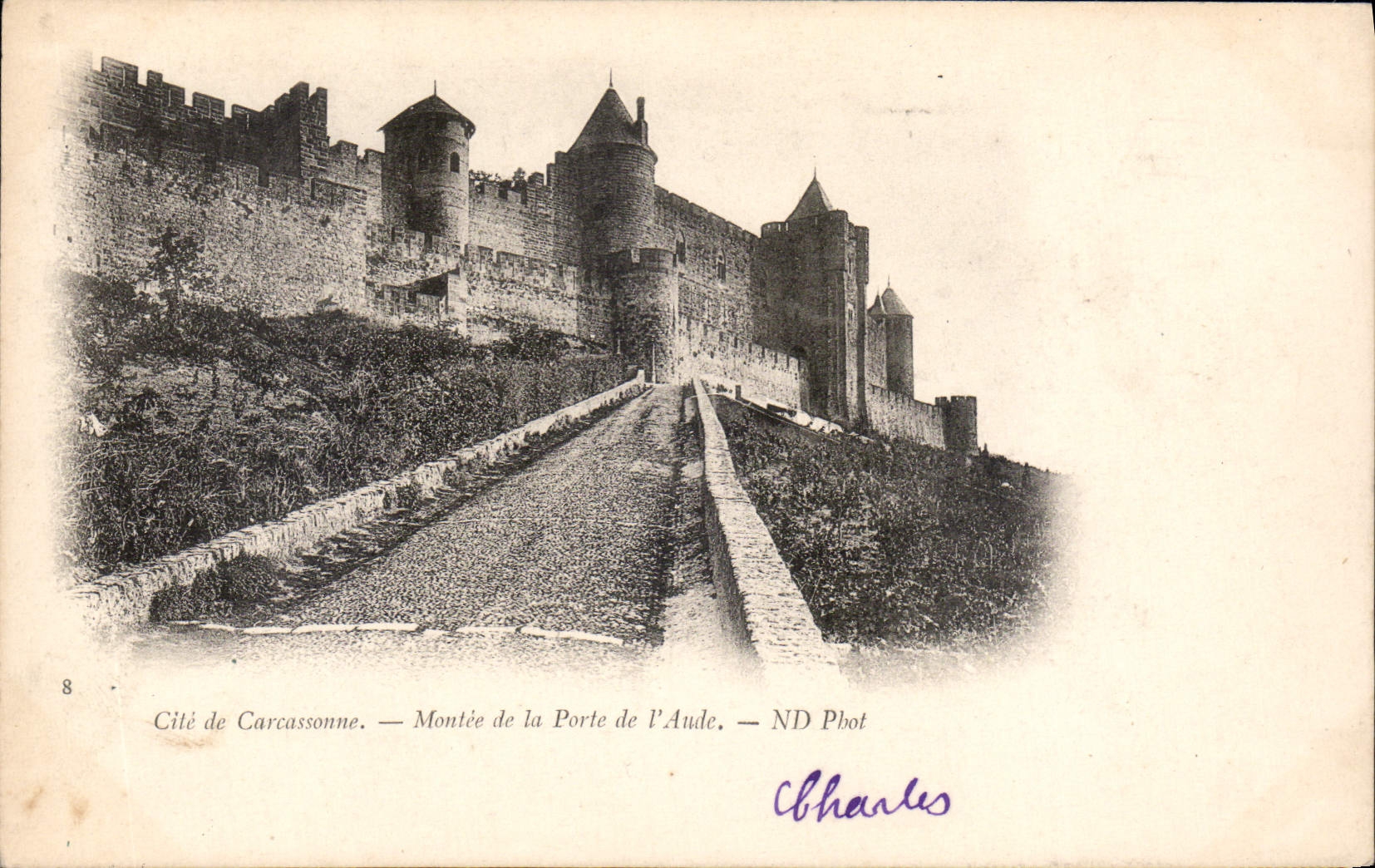CPA Cite de Carcassonne Montee de la Porte de l'Aude 
