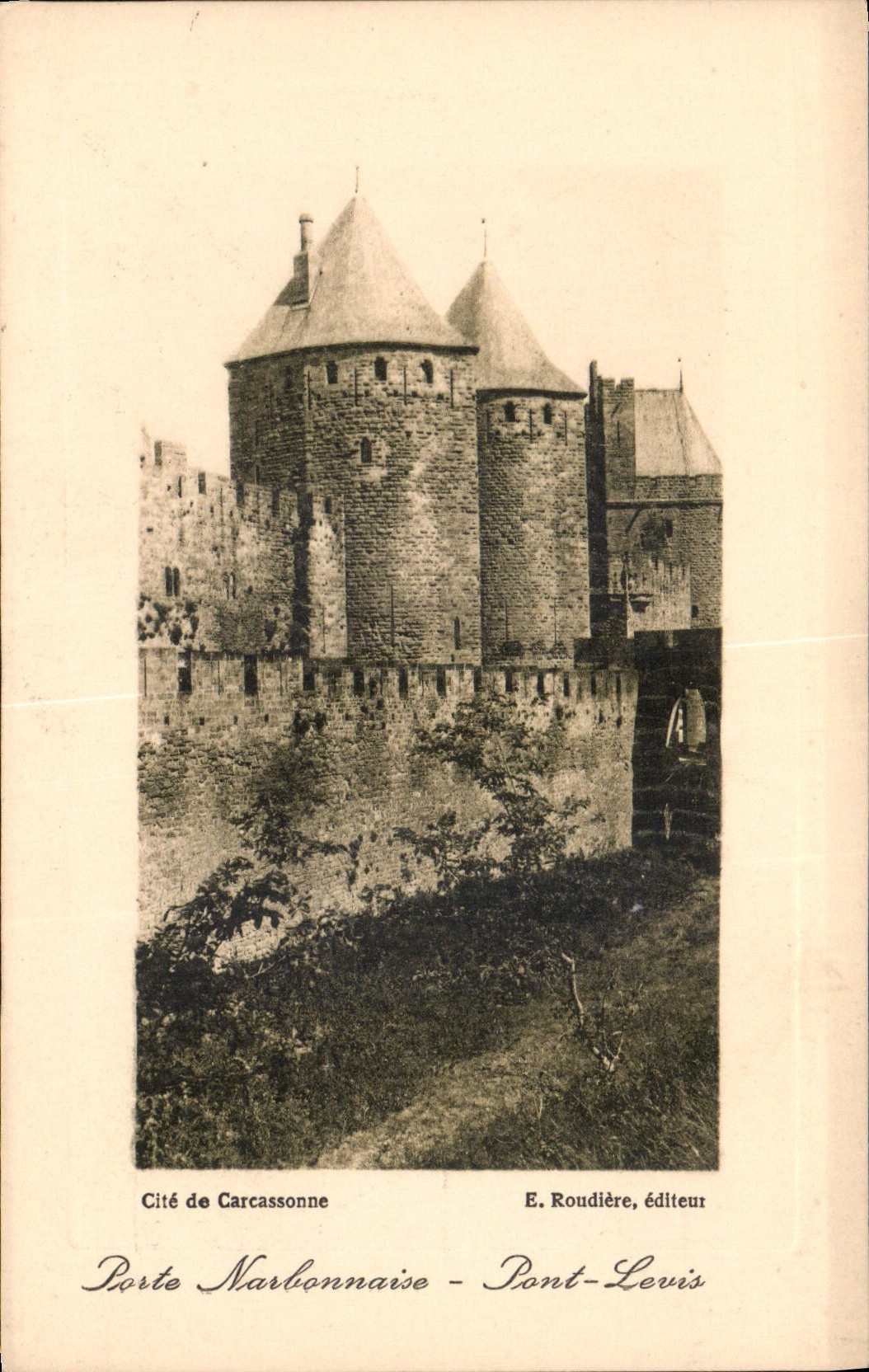 CPA Cite de Carcassonne Porte Narbonnaise Pont Levis 