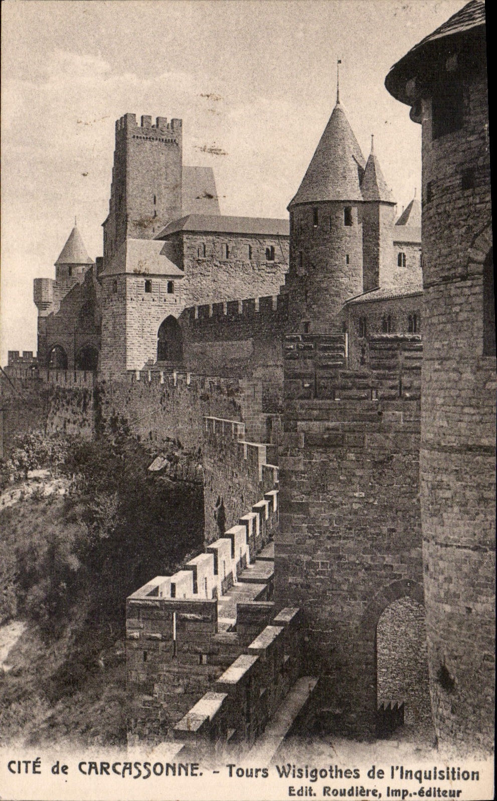 CPA Cite de Carcassonne Tours Wisigothes de l'Inquisition 