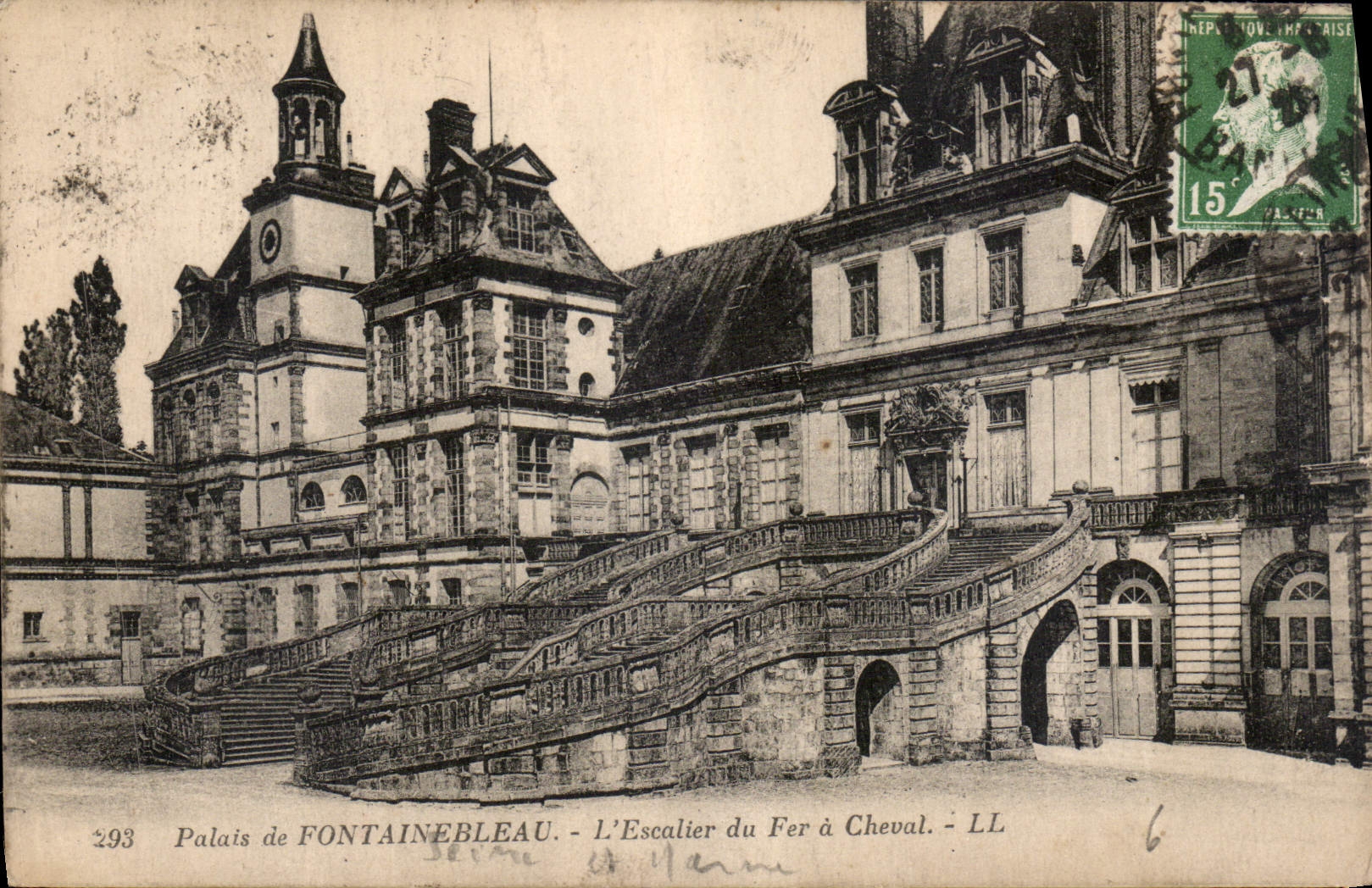 CPA Palais de Fontainebleau L'Escalier du Fer a Cheval 