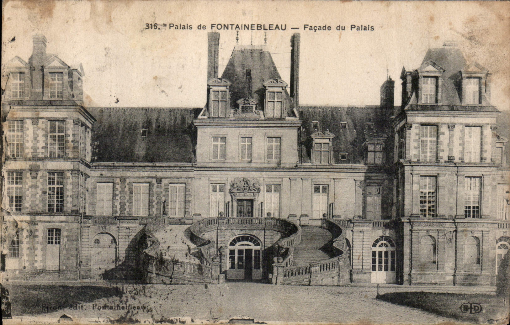 CPA Palais de Fontainebleau Facade du palais 
