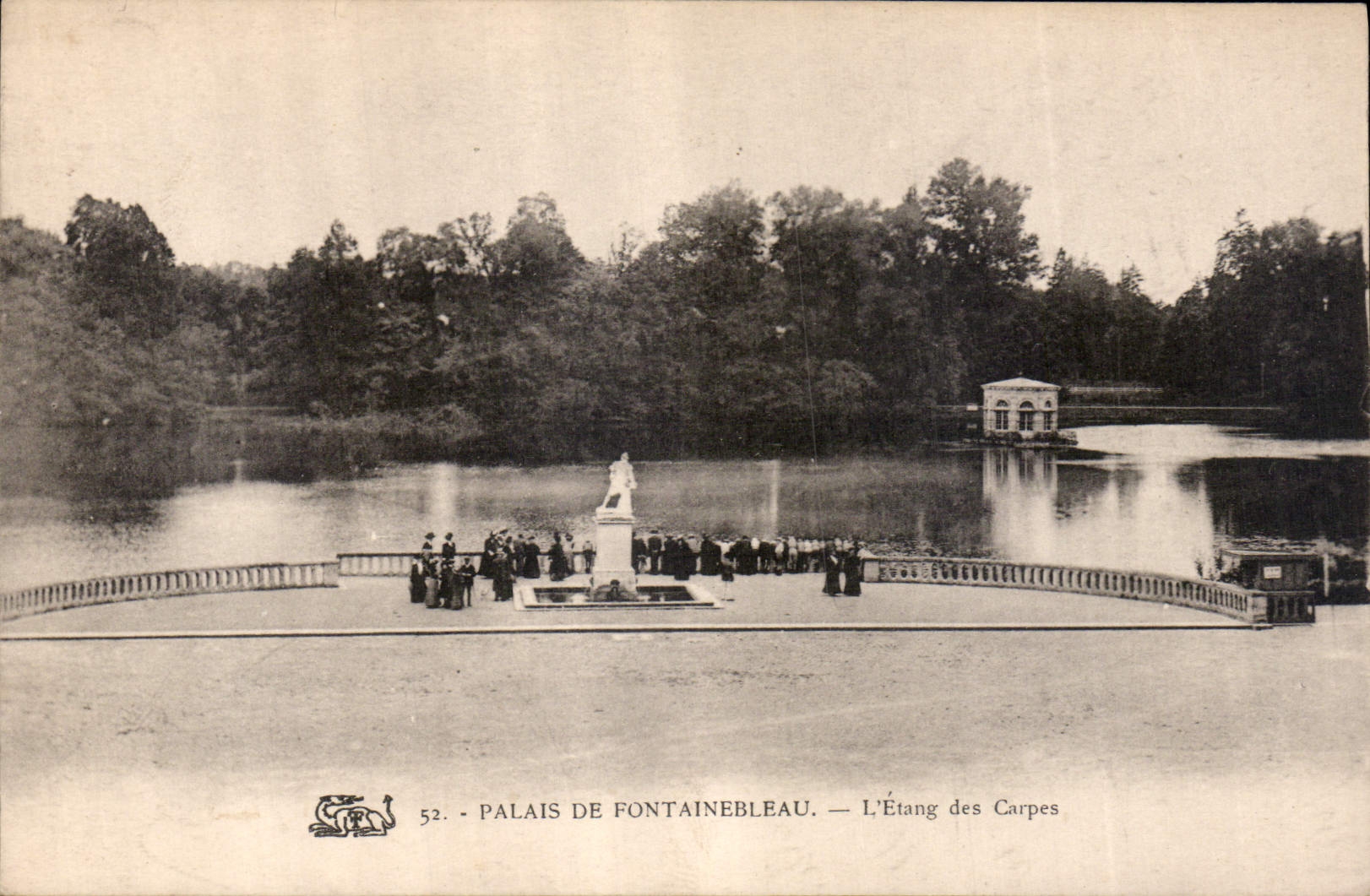 CPA Palais de Fontainebleau l'Etang des Capres