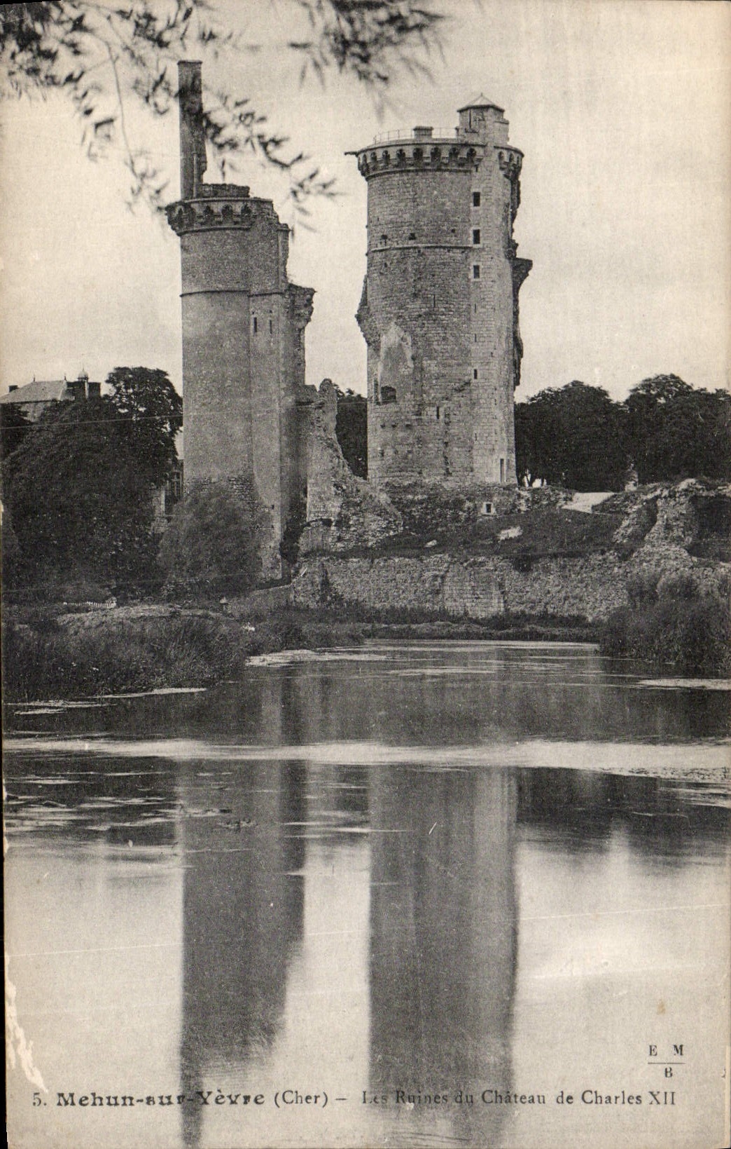 CPA Mehun sur Yevre Cher les ruines du Chateau de Charles XII