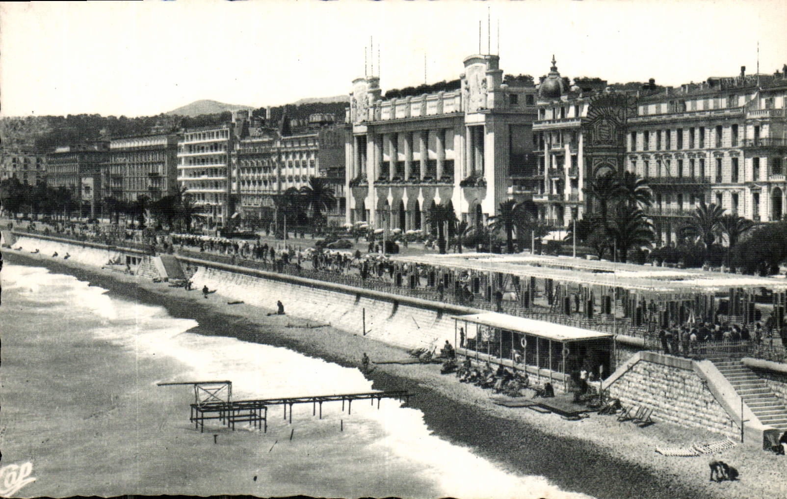 CPA Nice le Palais de la Mediterranee et la Promenade des Anglais 