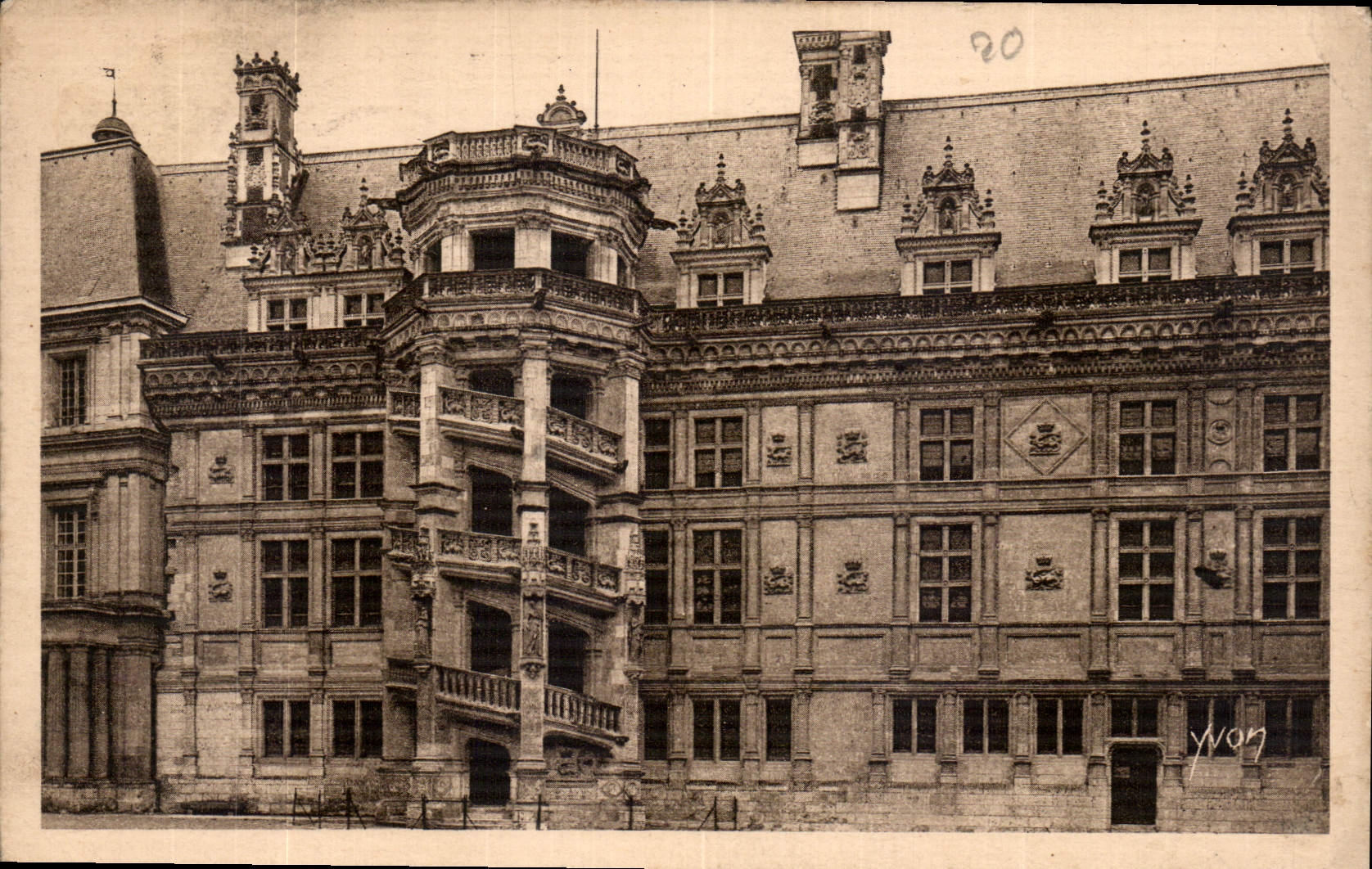 CPA Chateaux de la Loirre Chateau de Blois Escalier Francois 1er