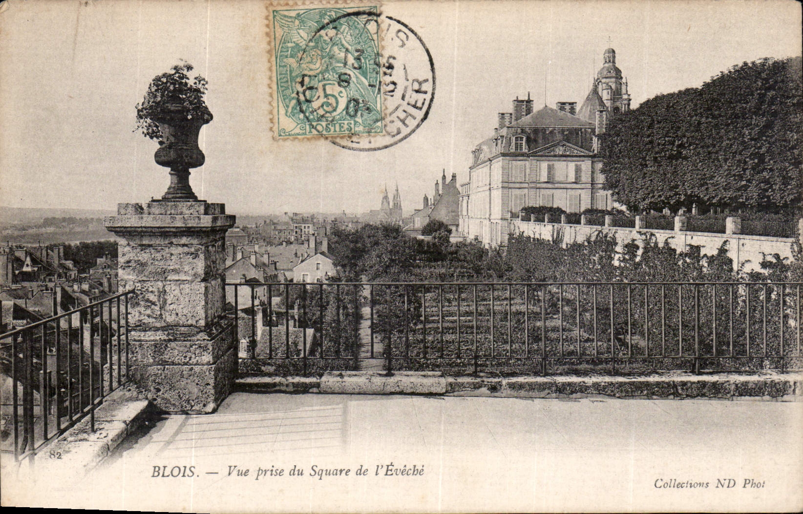 CPA Blois vue prise du Square de l'Eveche