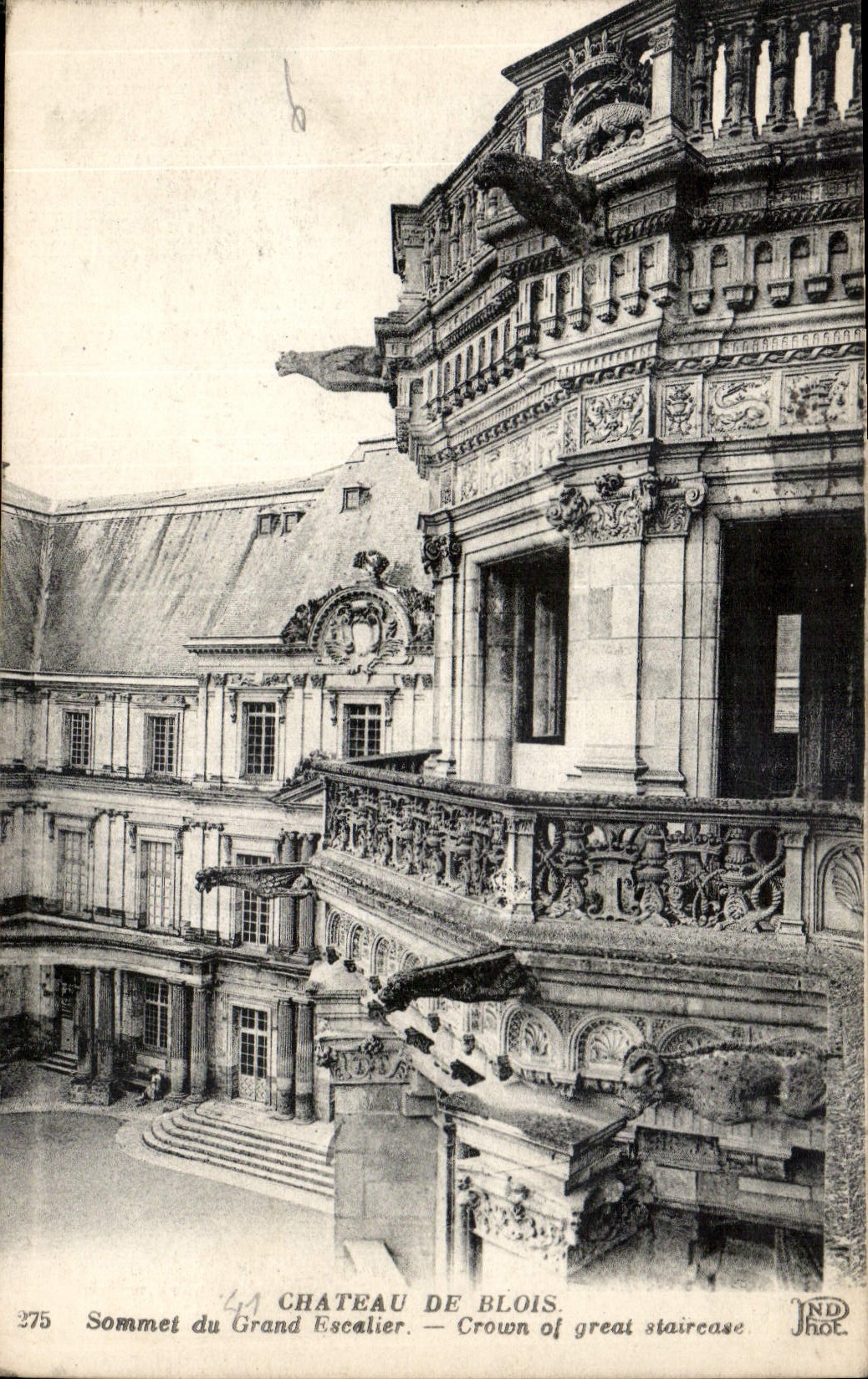 CPA Chateau de Blois Sommet du Grand Escalier