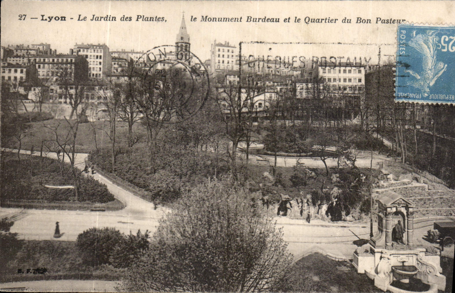 CPA Lyon le Jardin des Plantes le Monument Burdeau et le Quartier du Bon Pasteur 