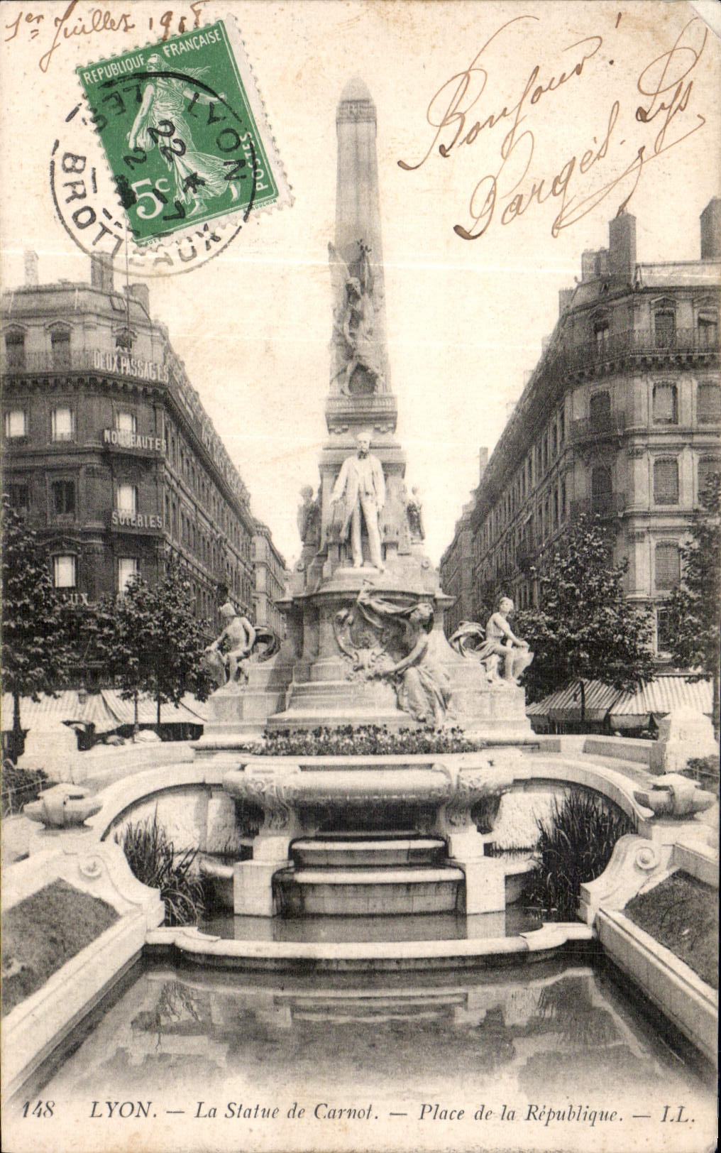 CPA Lyon la Statue de Carnot Place de la Republique 