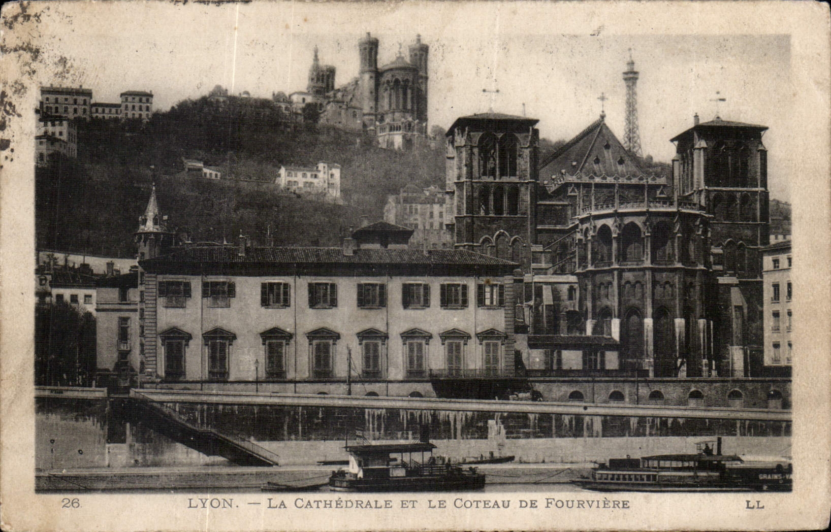CPA Lyon la Cathedrale et le Coteau de Fourvriere 