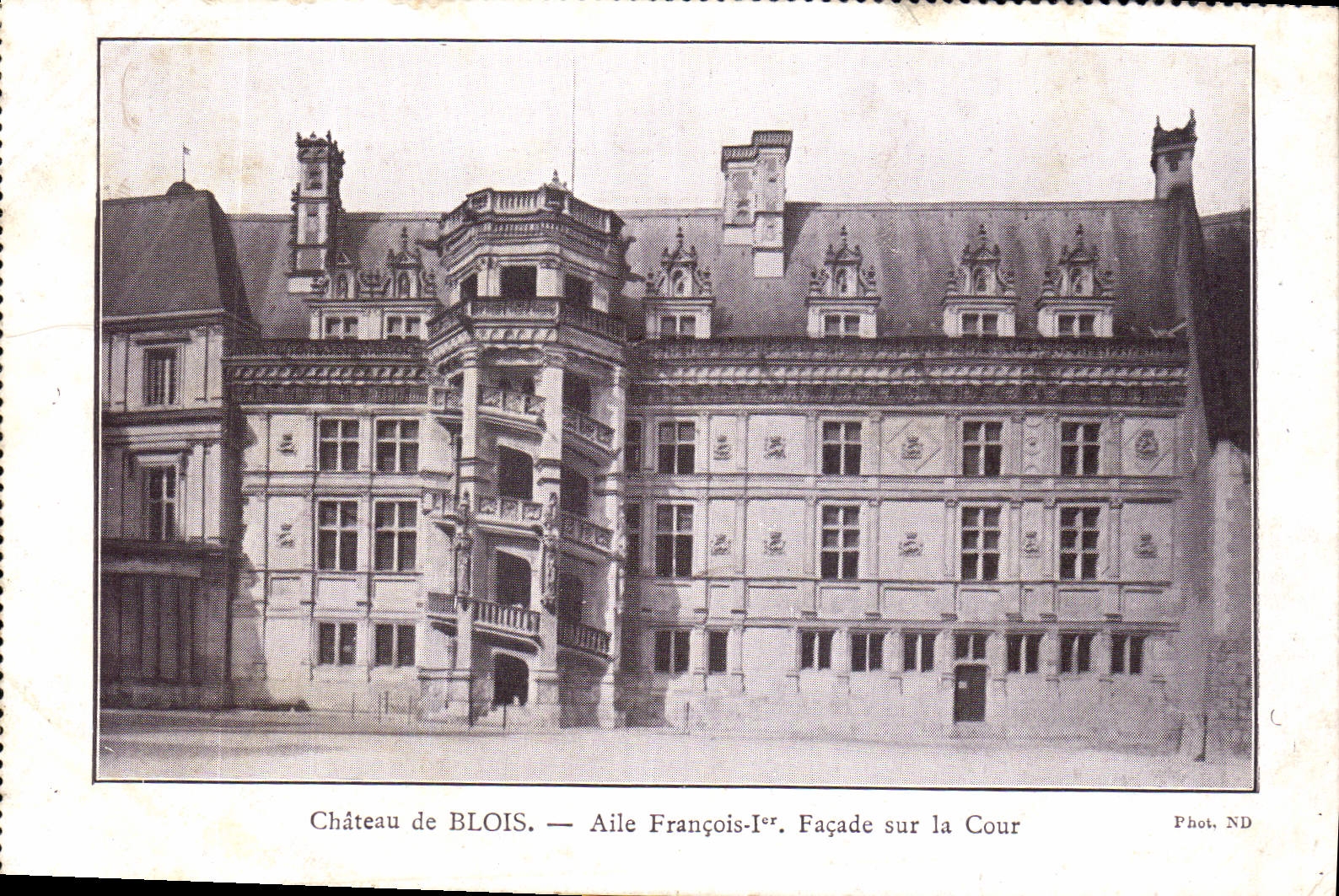 CPA Chateau de Blois Aile Francois Ier Facade sur la Cour