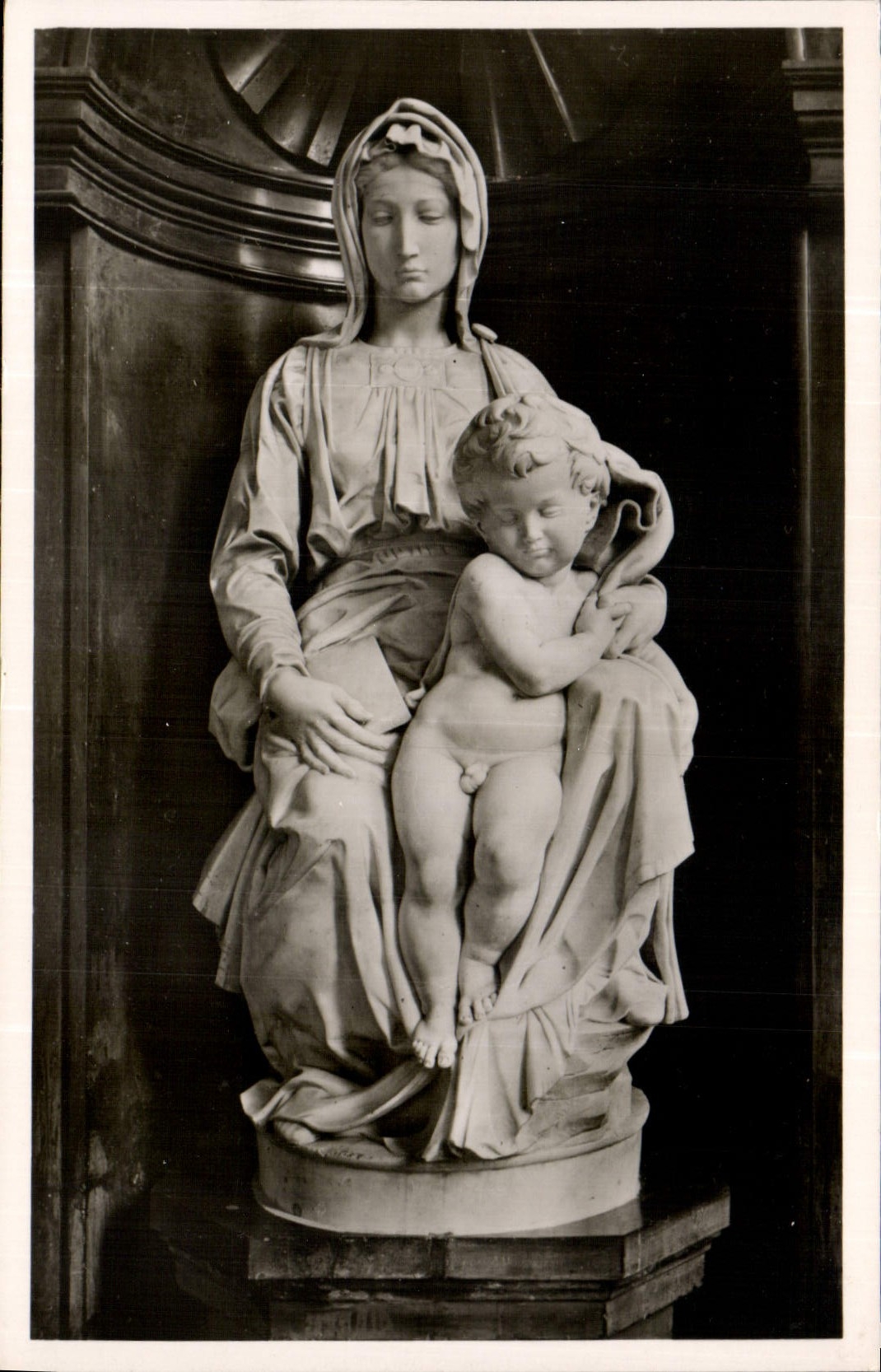 CPA Bruges Statie de Notre Dame Michael Angelo
