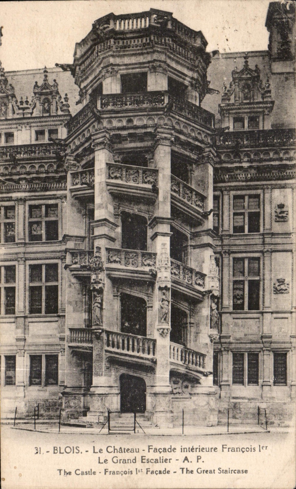 CPA Blois le Chateau Facade interieure Francois Ier le Grand Escalier 