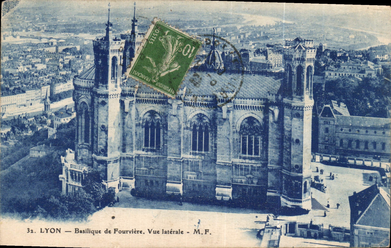 CPA Lyon Basilique de Fourvriere vue laterale 