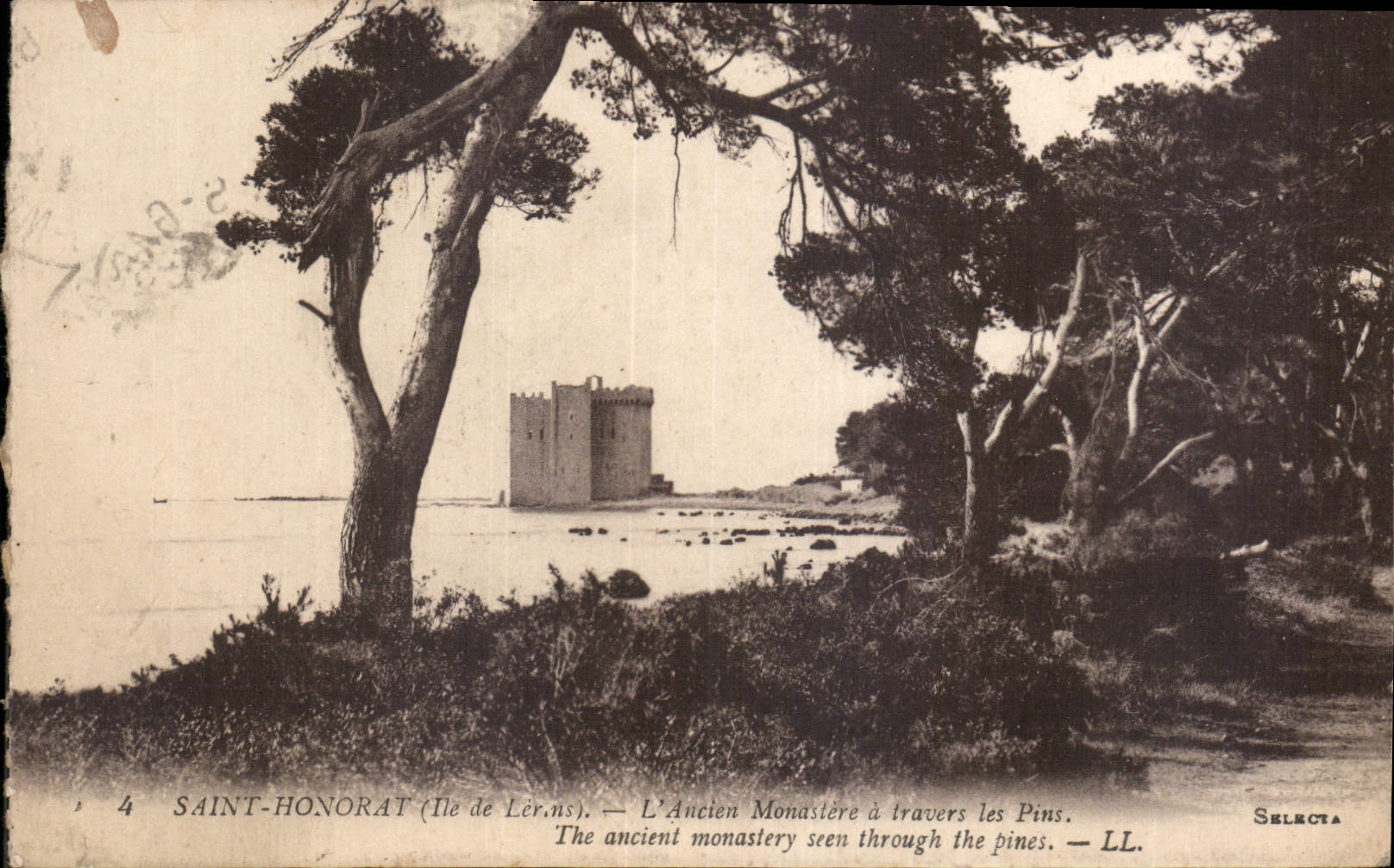 CPA Saint Honorat Ile de Lerins l'Ancien Monastere a travers les Pins 