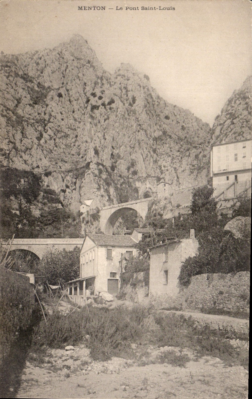 CPA Menton le Pont saint Louis 