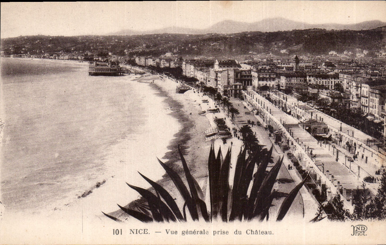 CPA Nice vue generale prise du Chateau 