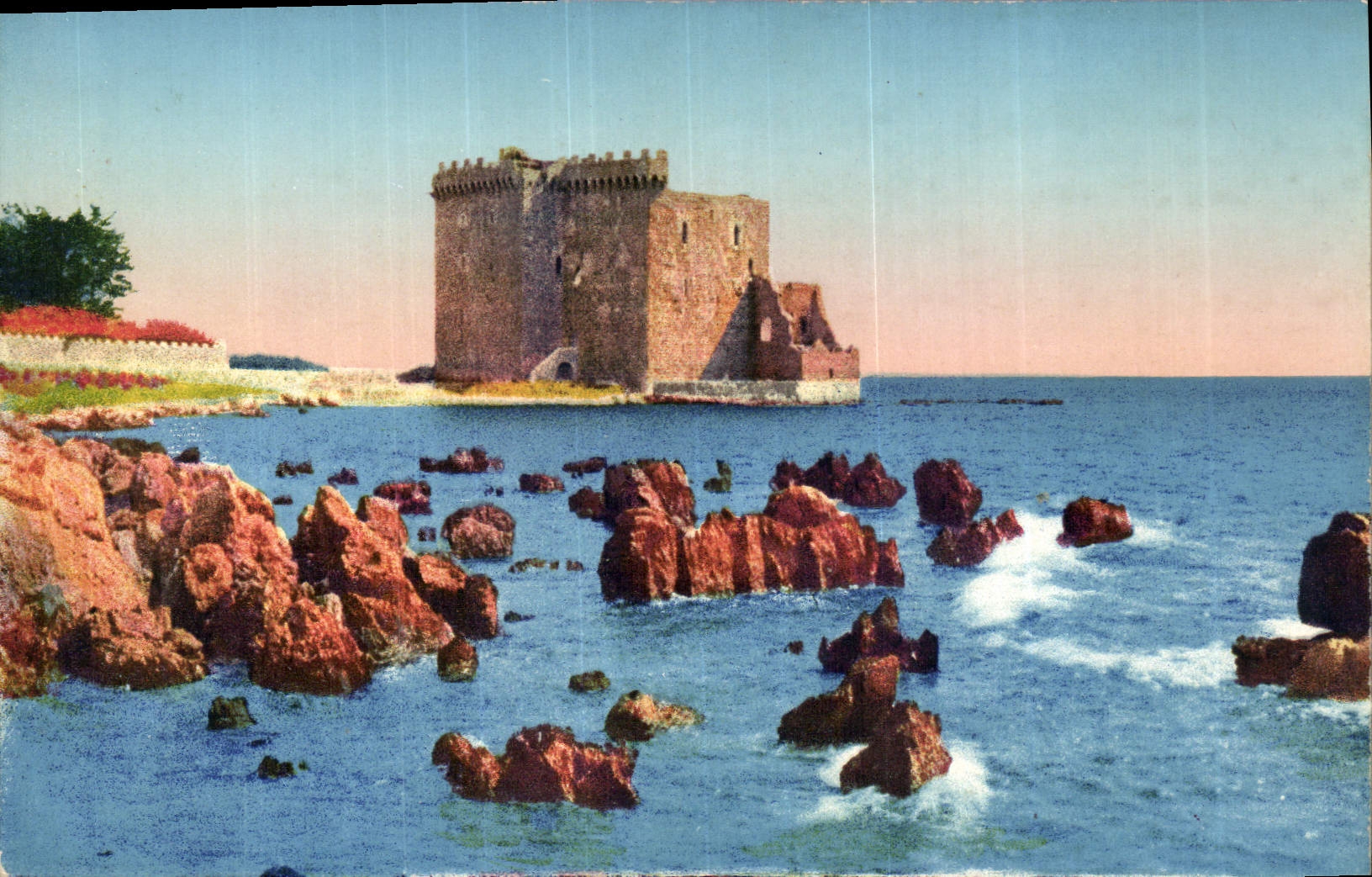 CPA Ile Saint Honorat Monastere fprtifie et recifs 