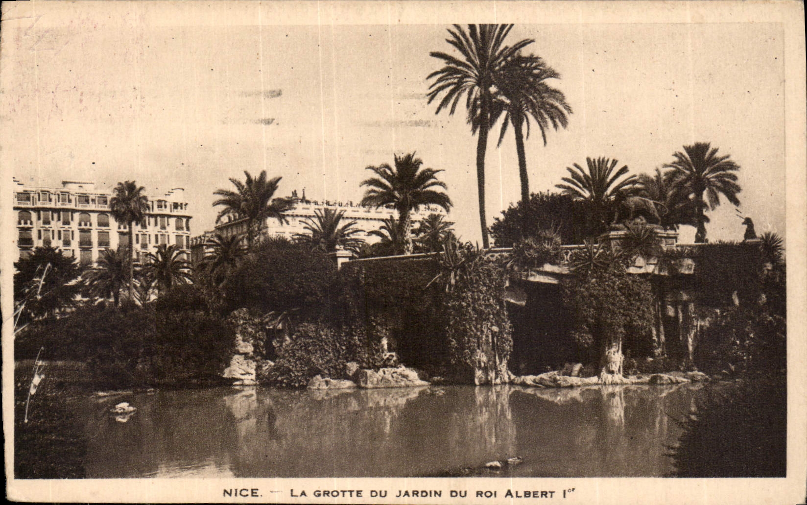 CPA Nice la Grotte du Jardin du roi Albert Ier