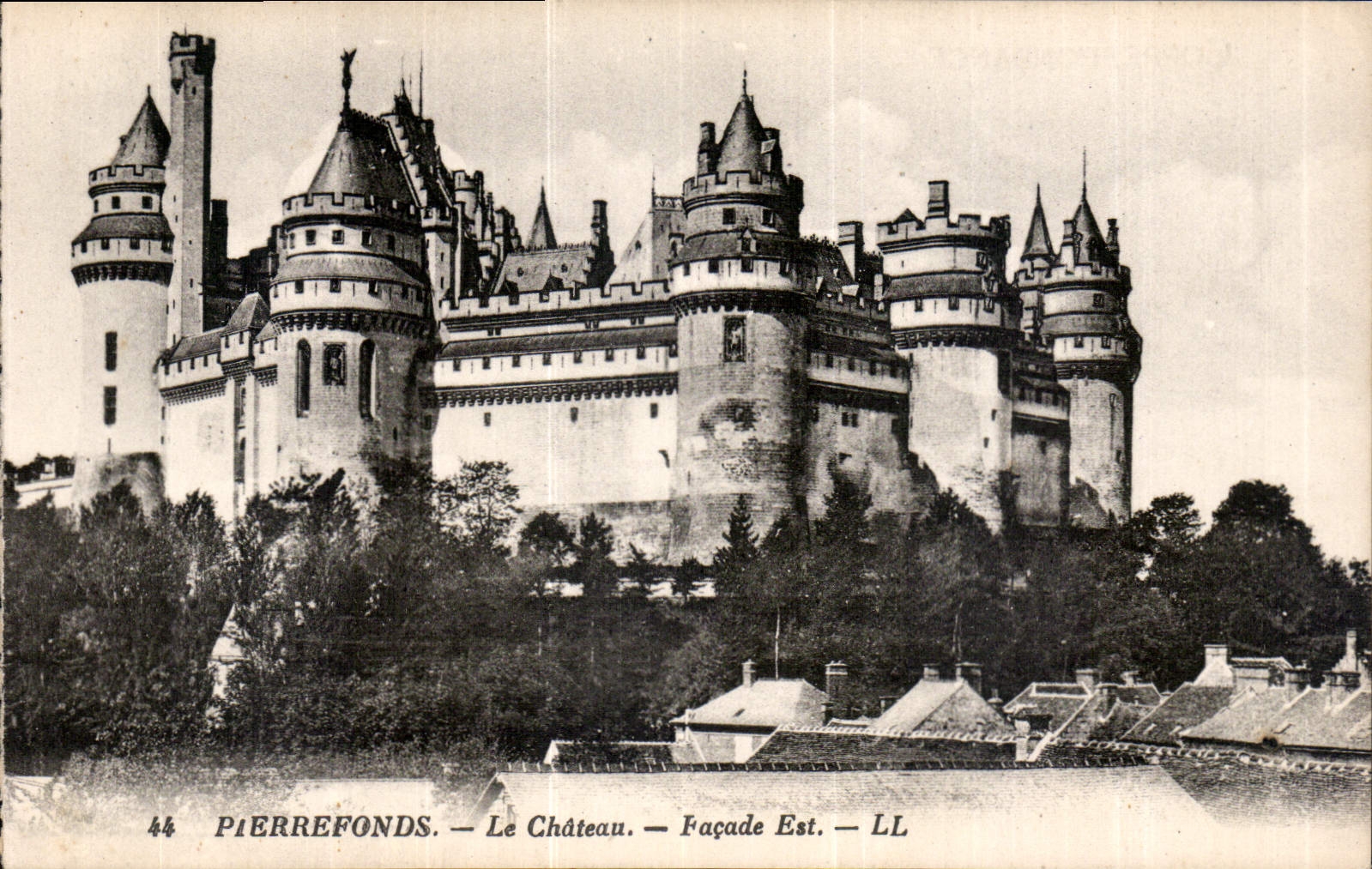 CPA Pierrefonds le Chateau facade est 