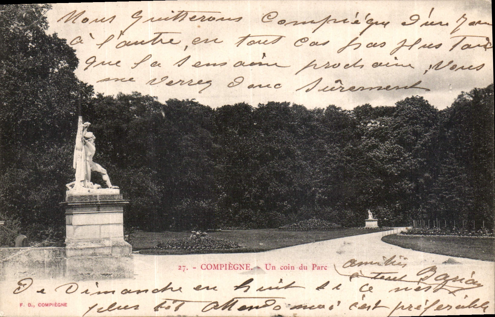 CPA Compiegne un coin du Parc 