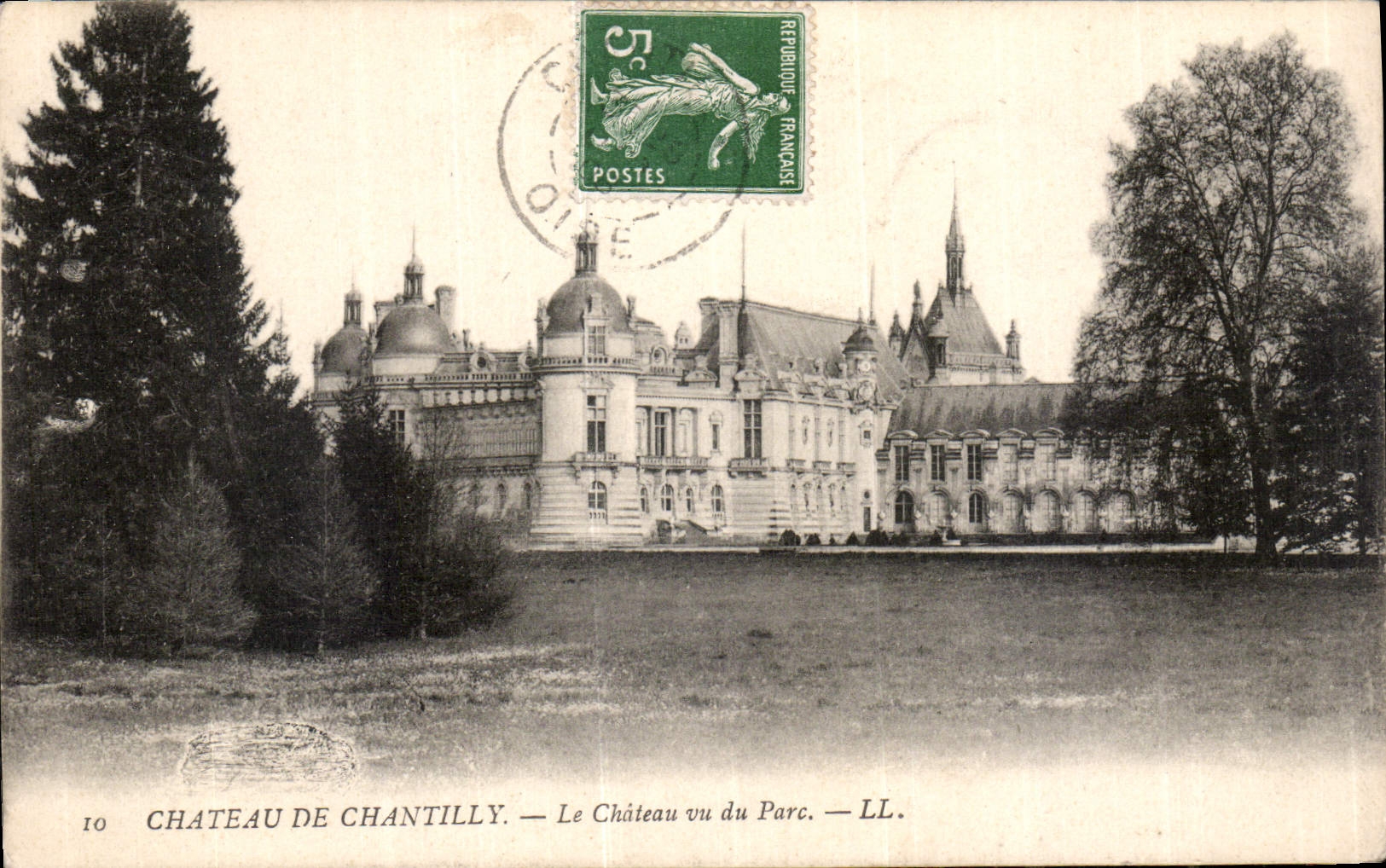 CPA Chateau de Chantilly le Chateau vu du Parc 