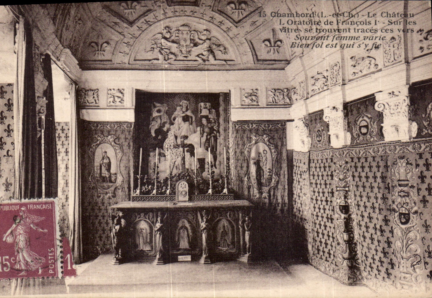 CPA Chambord L et Ch le Chateau l'Oratoire de Francois Ier sur les vatres se trouvent traces ces ver