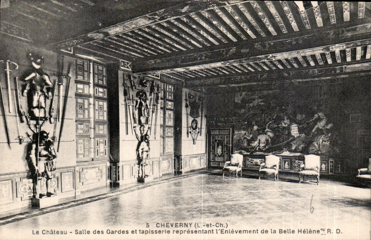 CPA Cheverny le Chateau Salle des gardes et tapisserie representant l'Enlevement de la Belle Helene